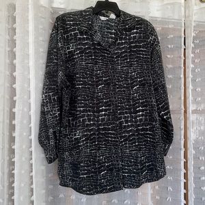 Animal print flowy short with Cuban collar